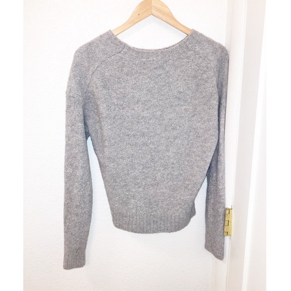 EVERLANE The Teddy Boucle Crewneck Sweater in Heather Grey SZ: Medium - Picture 11 of 11